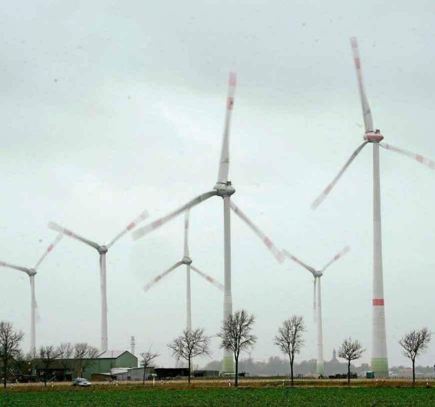 Die Bürgerinitiative „Pro Baumberge“ sieht den massiven Ausbau der Windkraft (Symbolbild) in Nottuln sehr kritisch.